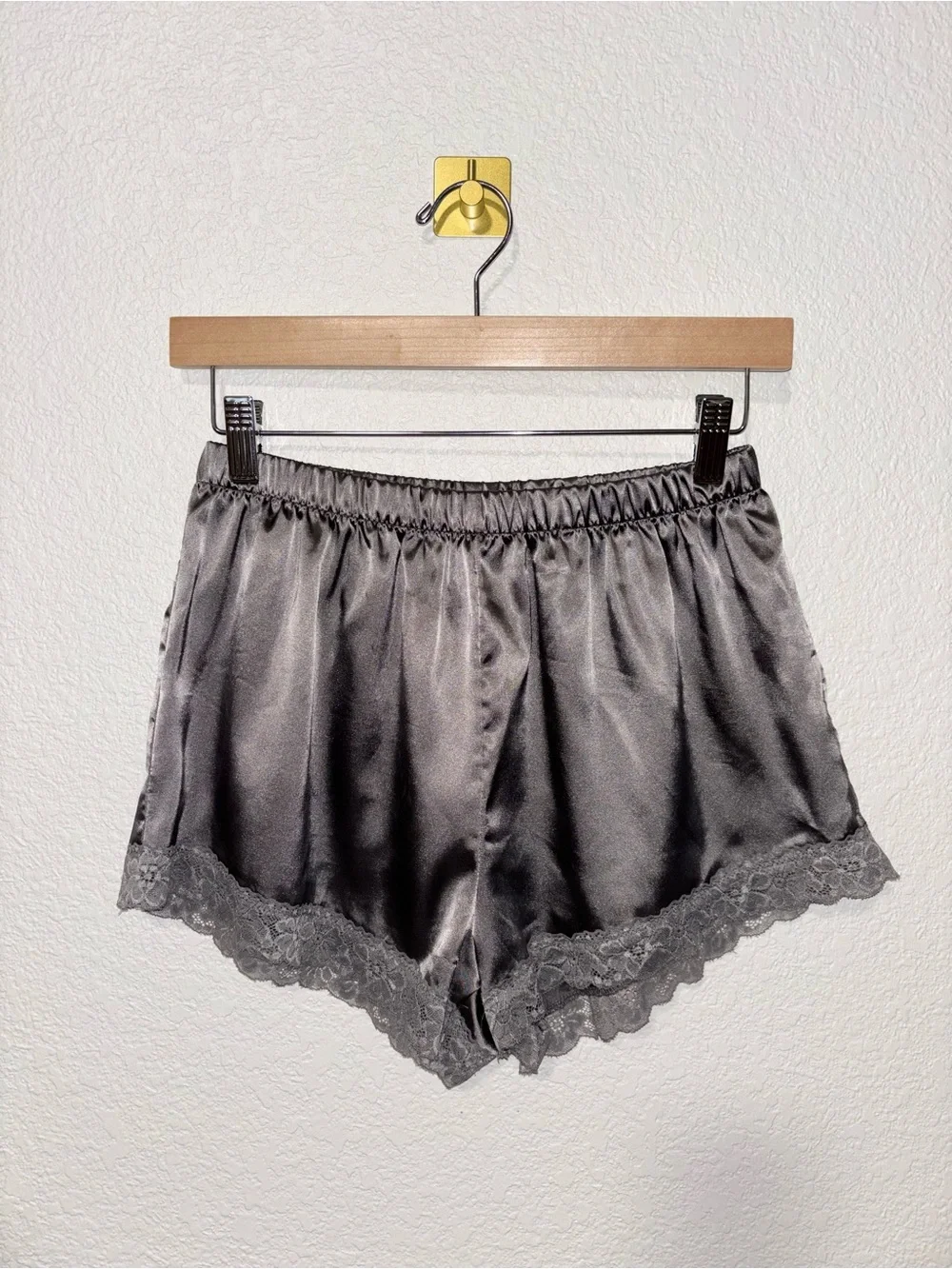 EKOUER Gray Satin Lace Cami & Shorts Pajama Set M